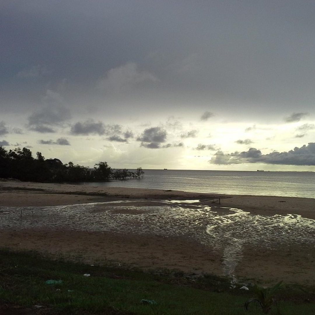 praia-do-farol-em-ilha-1